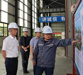 市经济和信息化局与有色科技集团一行到GA黄金甲新材调查调研